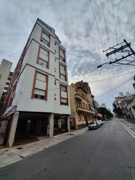 Imagem Vende-se cobertura com 1 quarto, churrasqueira, terraço, 80m² e 1 vaga - Bom Fim