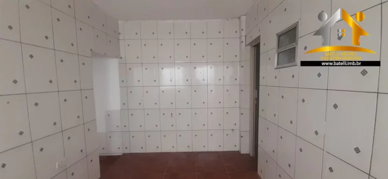 Imagem Casa com 03 cômodos para alugar em Carapicuíba