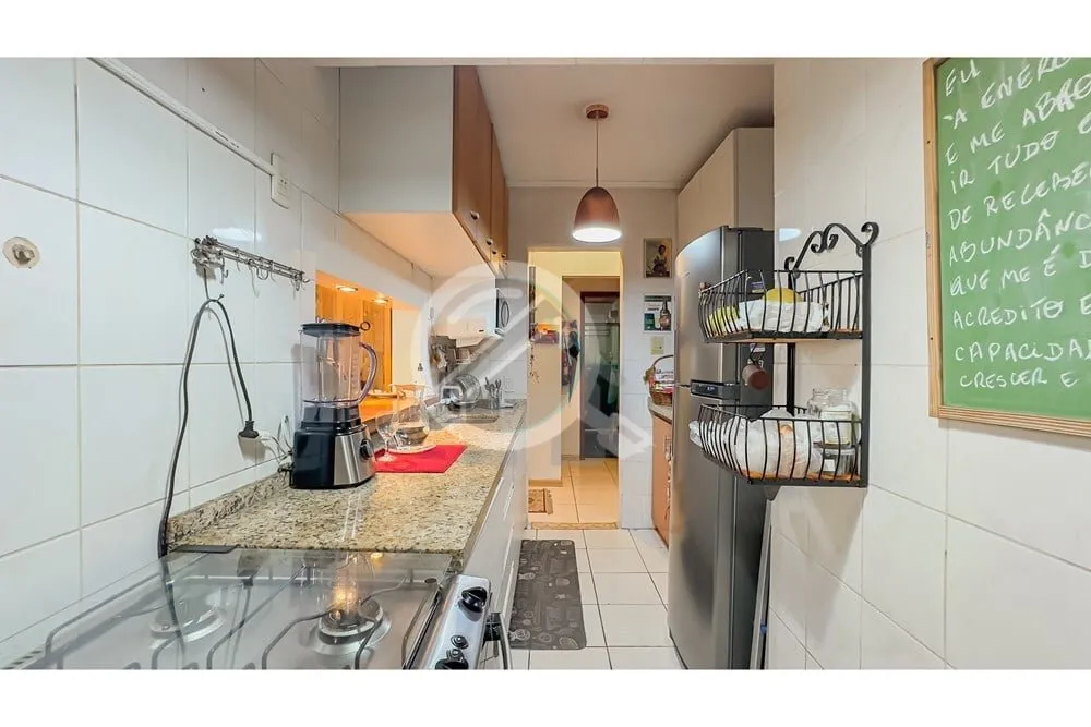 Imagem No Bairro Petrópolis, na Rua Dona Eugênia nº 964, apartamento térreo elevado com pátio, 1 dormi...