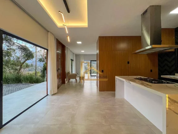 Imagem Casa com 3 Suítes em Condomínio Exclusivo – Conforto e Lazer Completo - 15 minutos do centro de Teresópolis