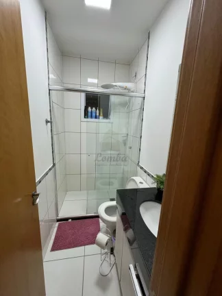 Imagem Casa em Condomínio de Luxo em Cuiabá-MT - 3 Quartos, 1 Suíte, 3 Salas, 2 Banheiros, 2 Vagas de Garagem - 158m². Venha Conferir!