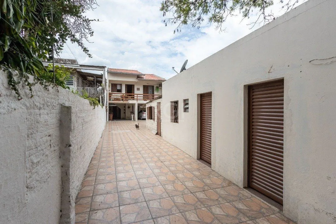 Imagem Casa para Venda - 161m², 3 dormitórios, 3 vagas - Nonoai