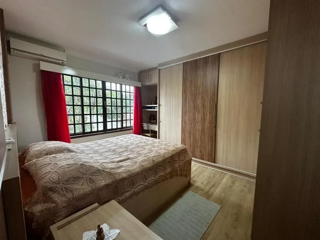 Imagem Casa com 3 Quartos à Venda, 193 m² em Bom Retiro - Joinville