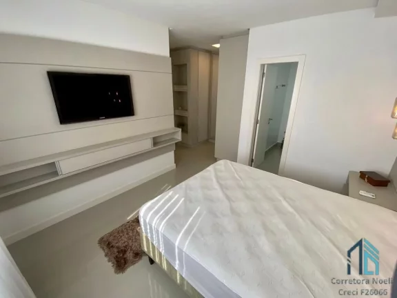 Imagem Apartamento 03 suítes, 02 vagas, andar alto ensolarado no Centro de Balneário Camboriú SC