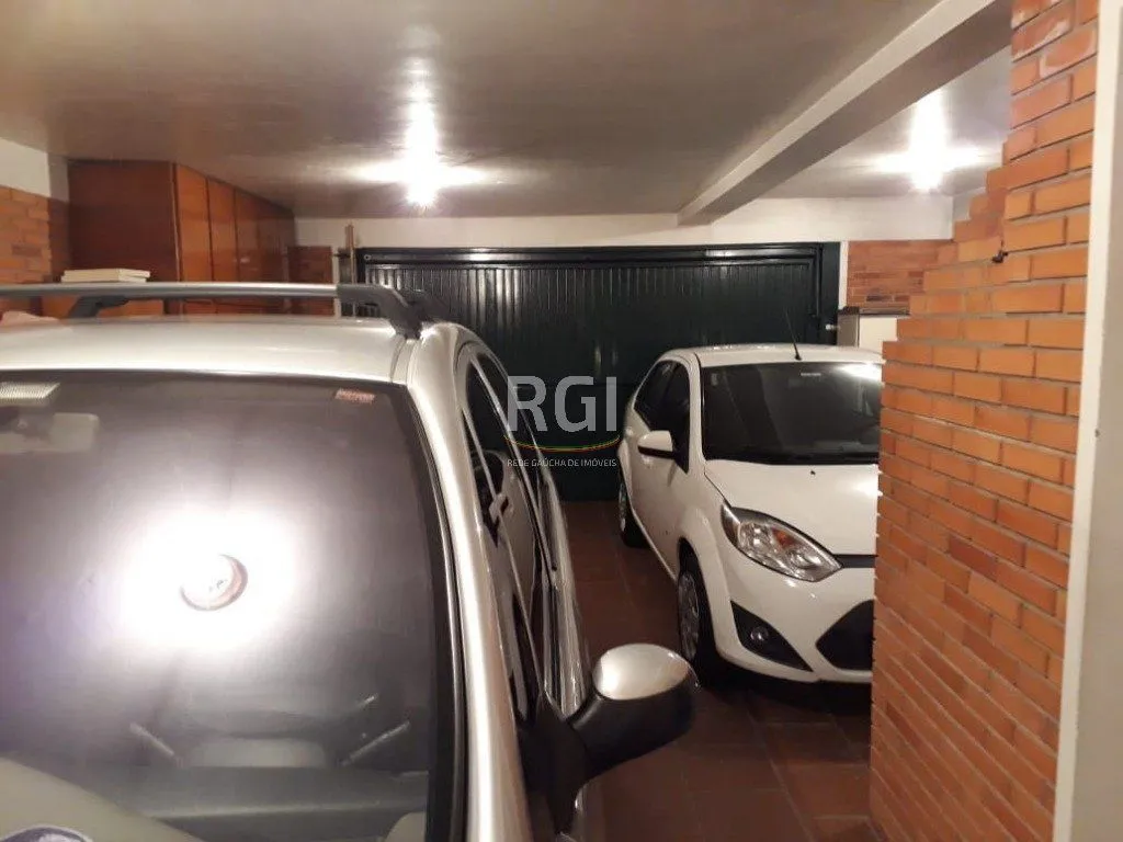 Imagem Casa para Venda - 197m², 3 dormitórios, 4 vagas - Sarandi