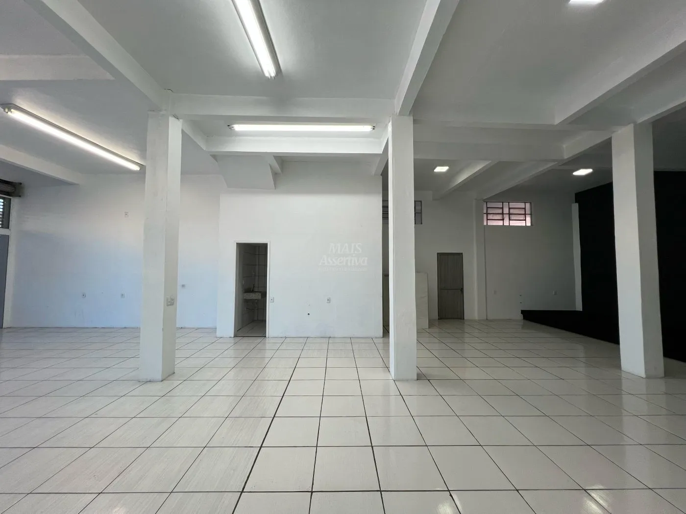 Imagem Excelente Sala Comercial para Locação na Rua Ícaro - Canudos, Novo Hamburgo/RS