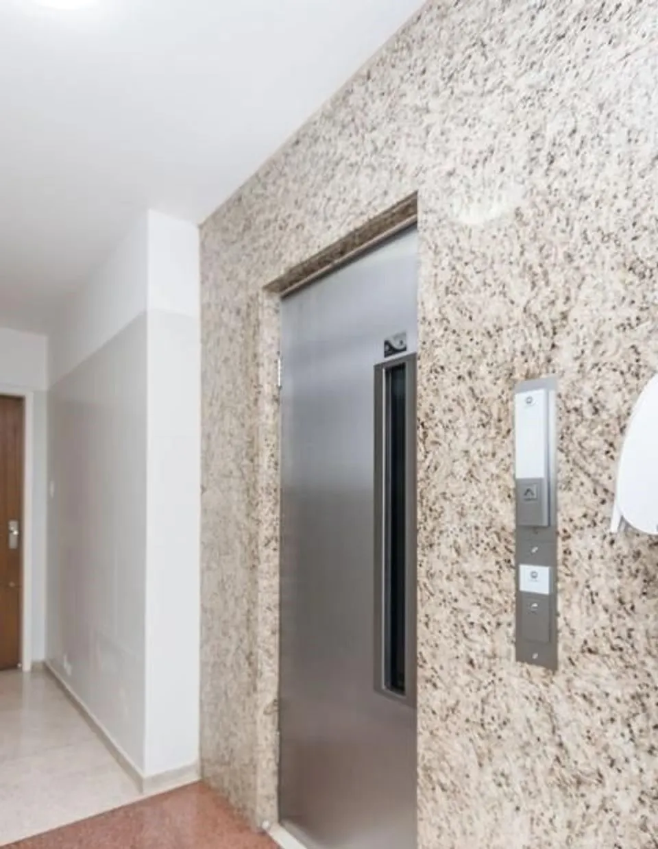 Imagem Vende-se apartamento com 2 quartos, 78m² e 1 vaga - Bom Fim