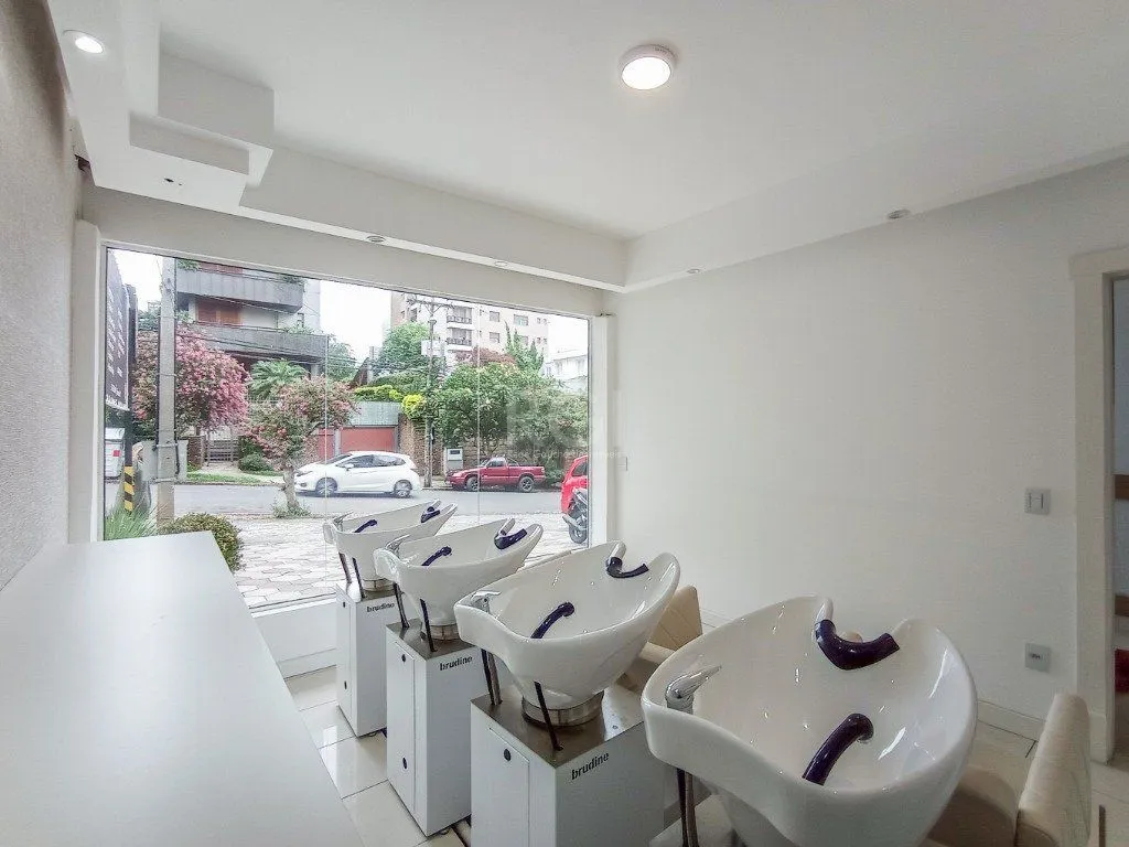 Imagem Casa Comercial de Luxo no Centro da Cidade - Oportunidade Única!