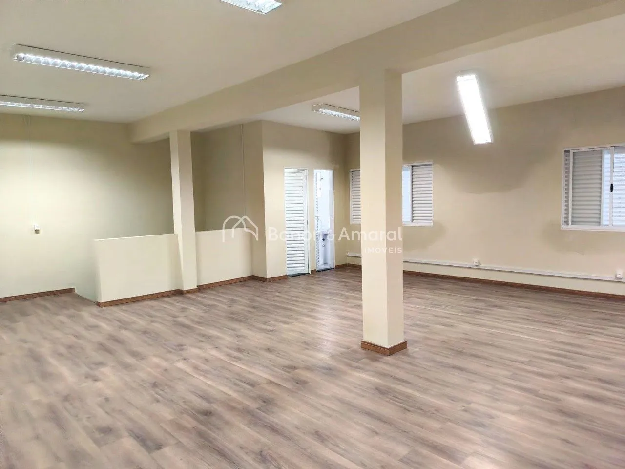 Imagem Galpão para venda na Vila Georgina em Campinas, 3 vagas na frente, 350 m²