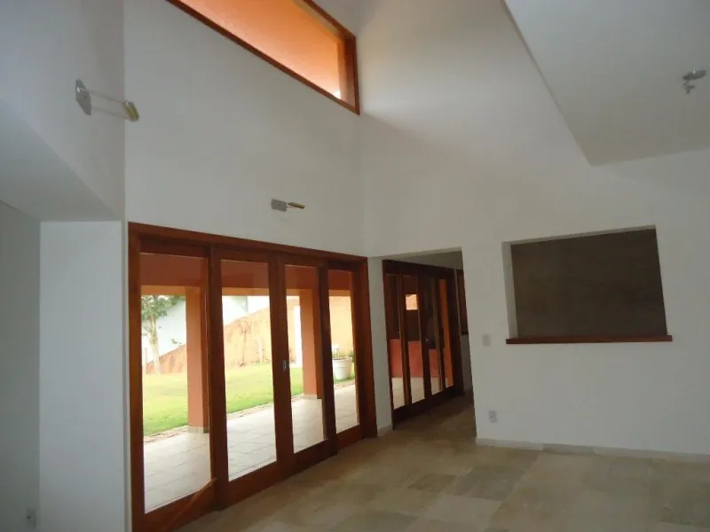 Imagem Magnífica Casa de Condomínio à Venda em Valinhos-SP, Bairro Pinheiro: 4 quartos, 4 suítes, 3 salas, 5 banheiros, 5 vagas, 450m².