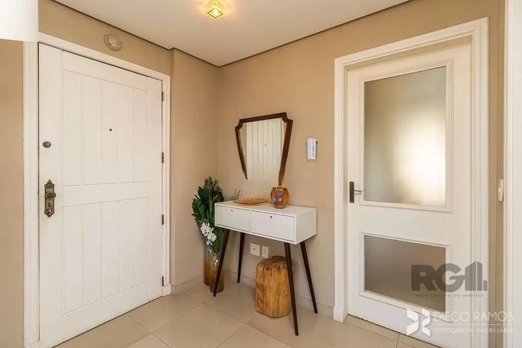 Imagem Cobertura para Venda - 185m², 3 dormitórios, sendo 1 suites, 2 vagas - Petrópolis