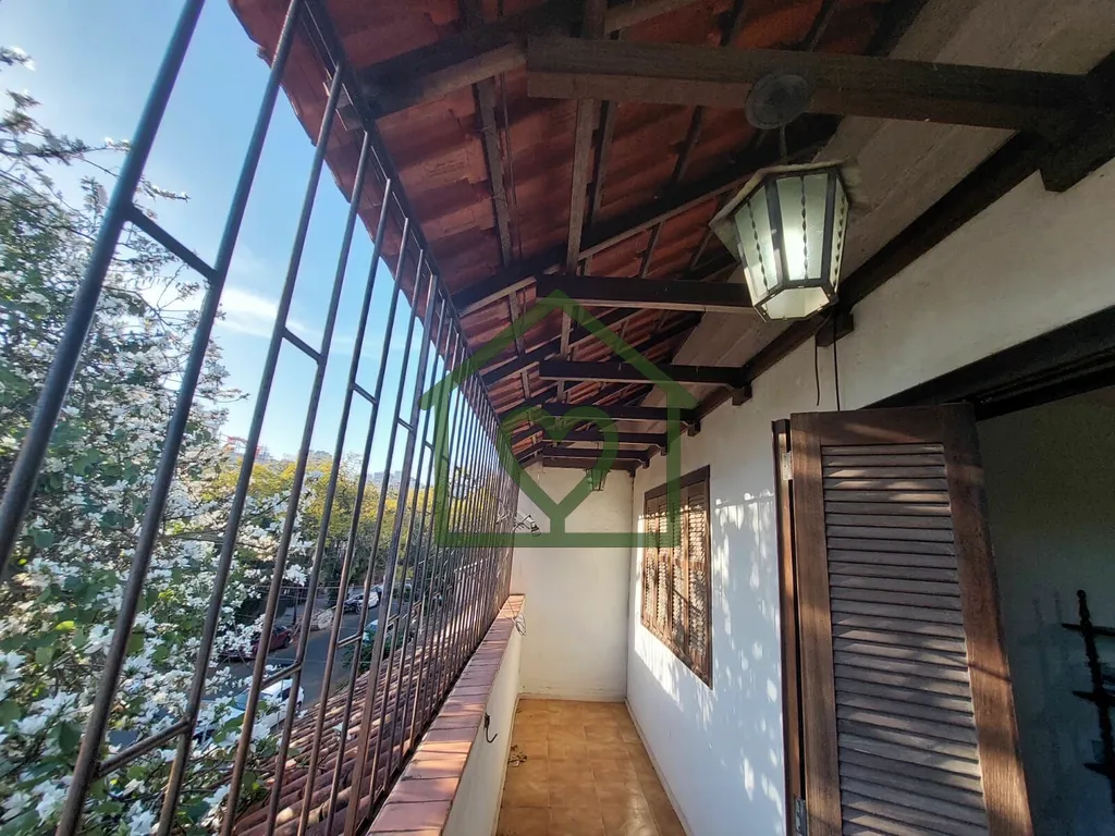 Imagem Casa à venda no bairro Rio Branco, Porto Alegre, com 176,33 m2 de área construída em terreno de 1...