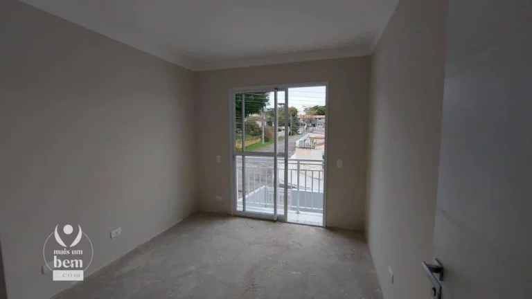 Imagem Sobrado com 141 m², terraço privativo, 3 quartos sendo 1 suíte à venda por R$ 799.000 - Uberaba - Curitiba/PR
