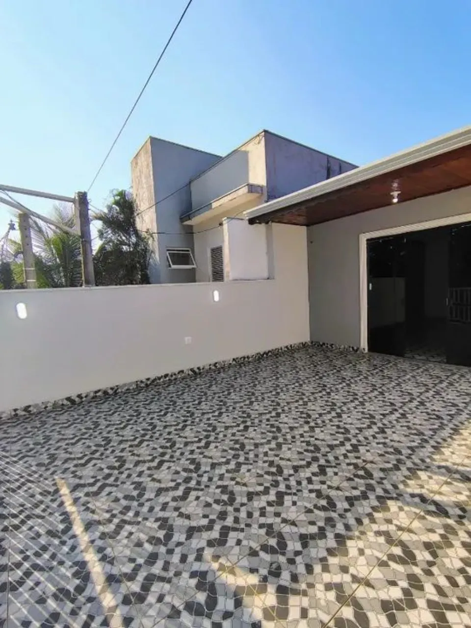 Imagem Casa Comercial à Venda em Sorocaba-SP, Jardim Pacaembu: 2 Quartos, 1 Sala, 2 Banheiros, 2 Vagas de Garagem!