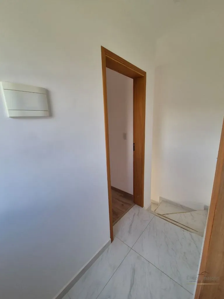 Imagem Sobrado à Venda com 2 suítes no bairro Jardim Florença, em Poços de Caldas - MG