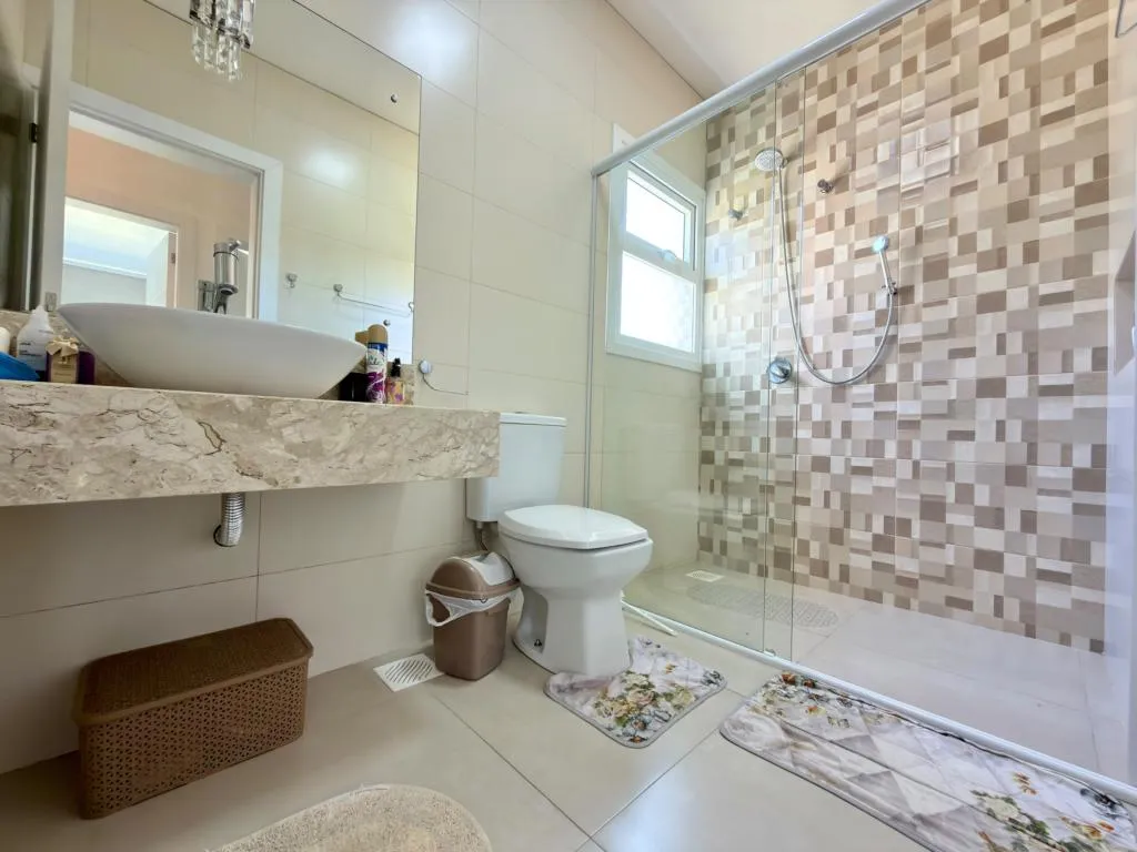 Imagem Casa em Condominio 4 Dormitórios - Bairro --