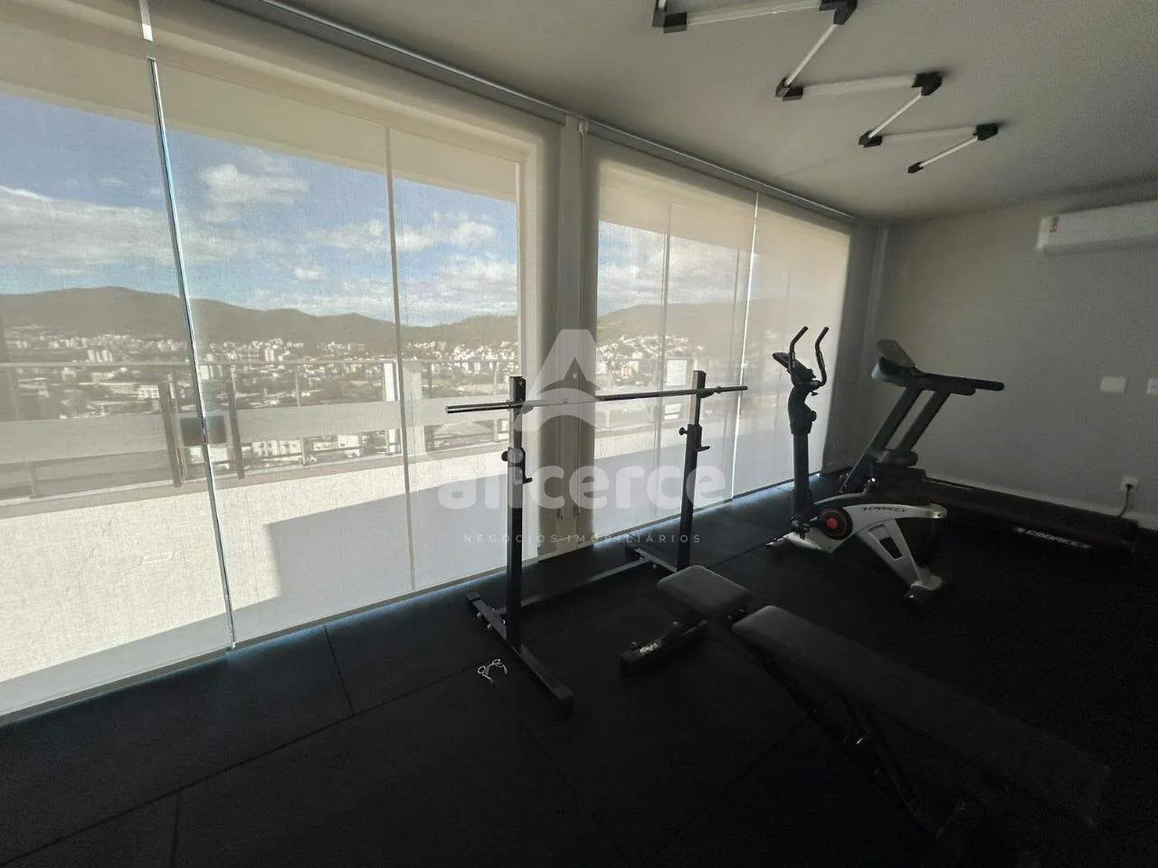 Imagem Apartamento à venda com 2 quartos 1 suíte, 65,67m² em Carvoeira Florianópolis