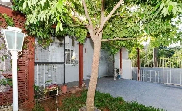 Imagem Casa no bairro Tristeza de 4 dormitórios e 4 vagas