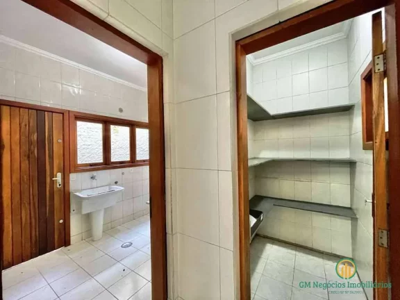 Imagem Casa com 5 dorms / 2 sts (1 térrea) piscina, gourmet e vista! Em Condomínio