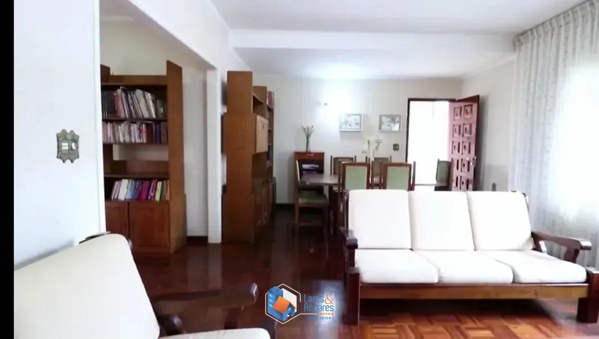 Imagem Casa para venda em Parque Peruche com 4 quartos, sendo 1 suíte, 228m²