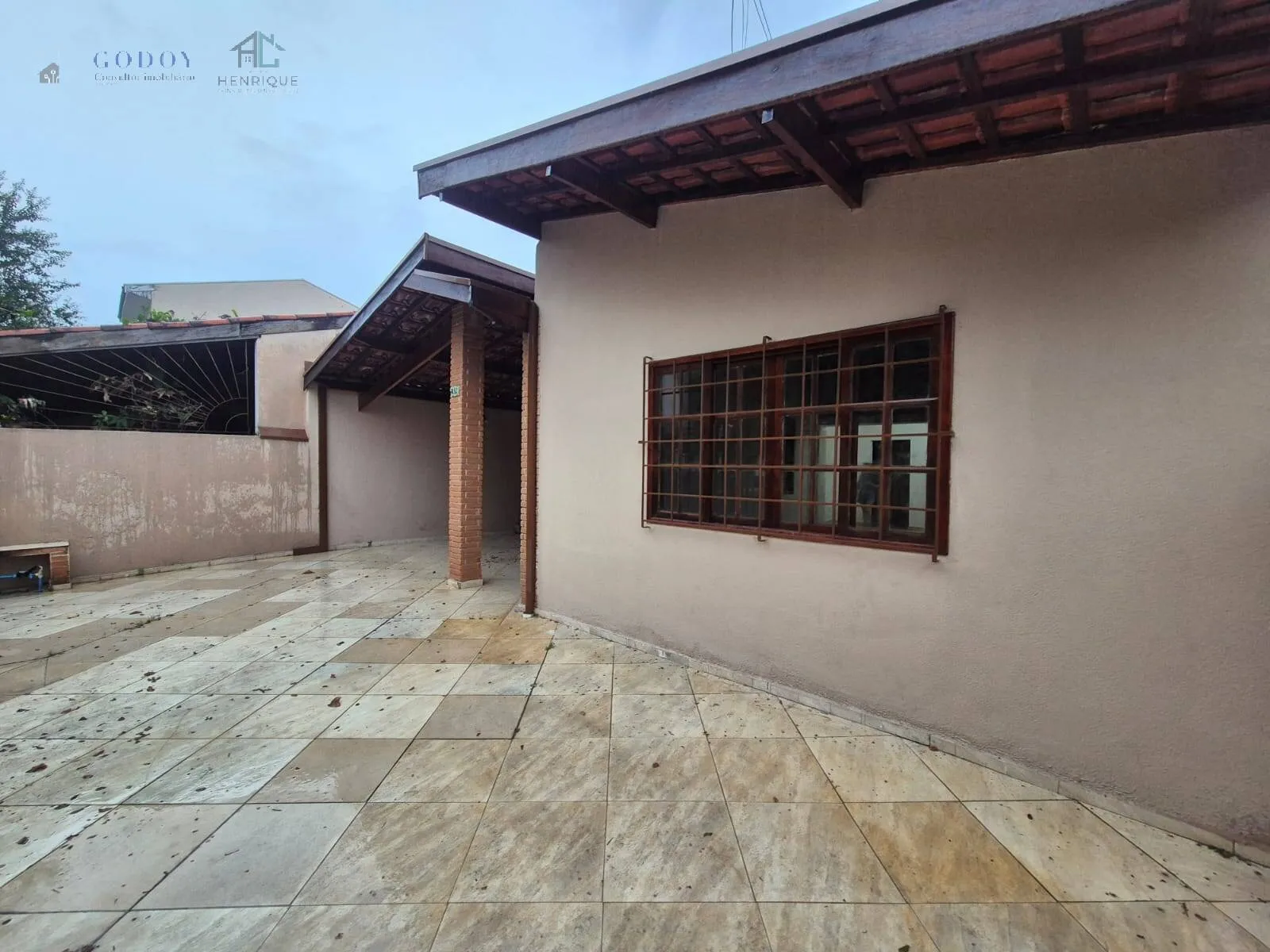 Imagem Casa Versátil para Negócios no São Benedito, Pindamonhangaba - SP