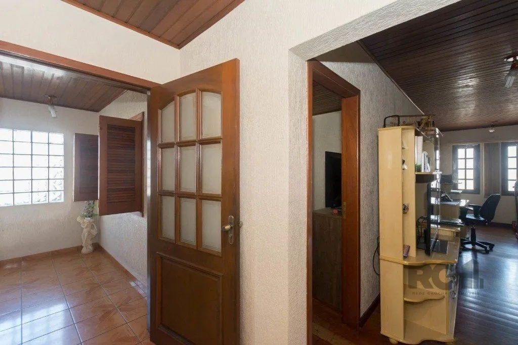 Imagem Casa de 4 quartos com 265m², no bairro Cavalhada