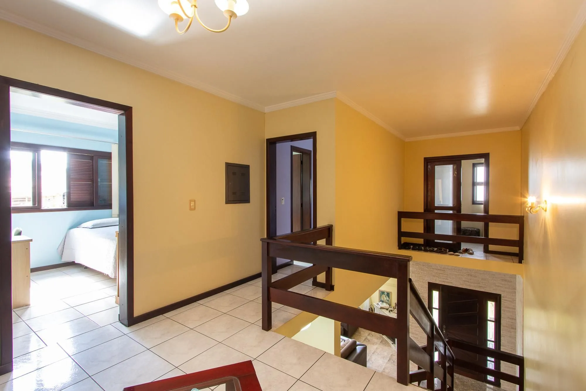 Imagem Casa Residencial ou Comercial, com 3 quartos (1 suite), 229m² privativos - Bairro Tristeza