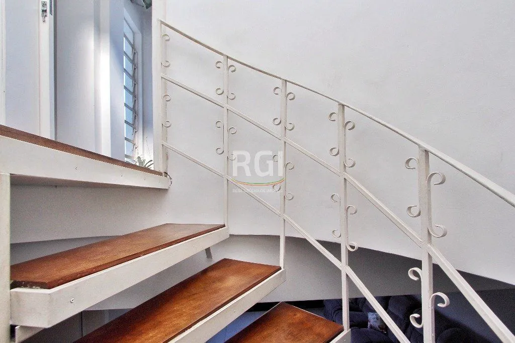 Imagem Cobertura para Venda - 177.81m², 3 dormitórios, sendo 1 suites, 1 vaga - Teresópolis