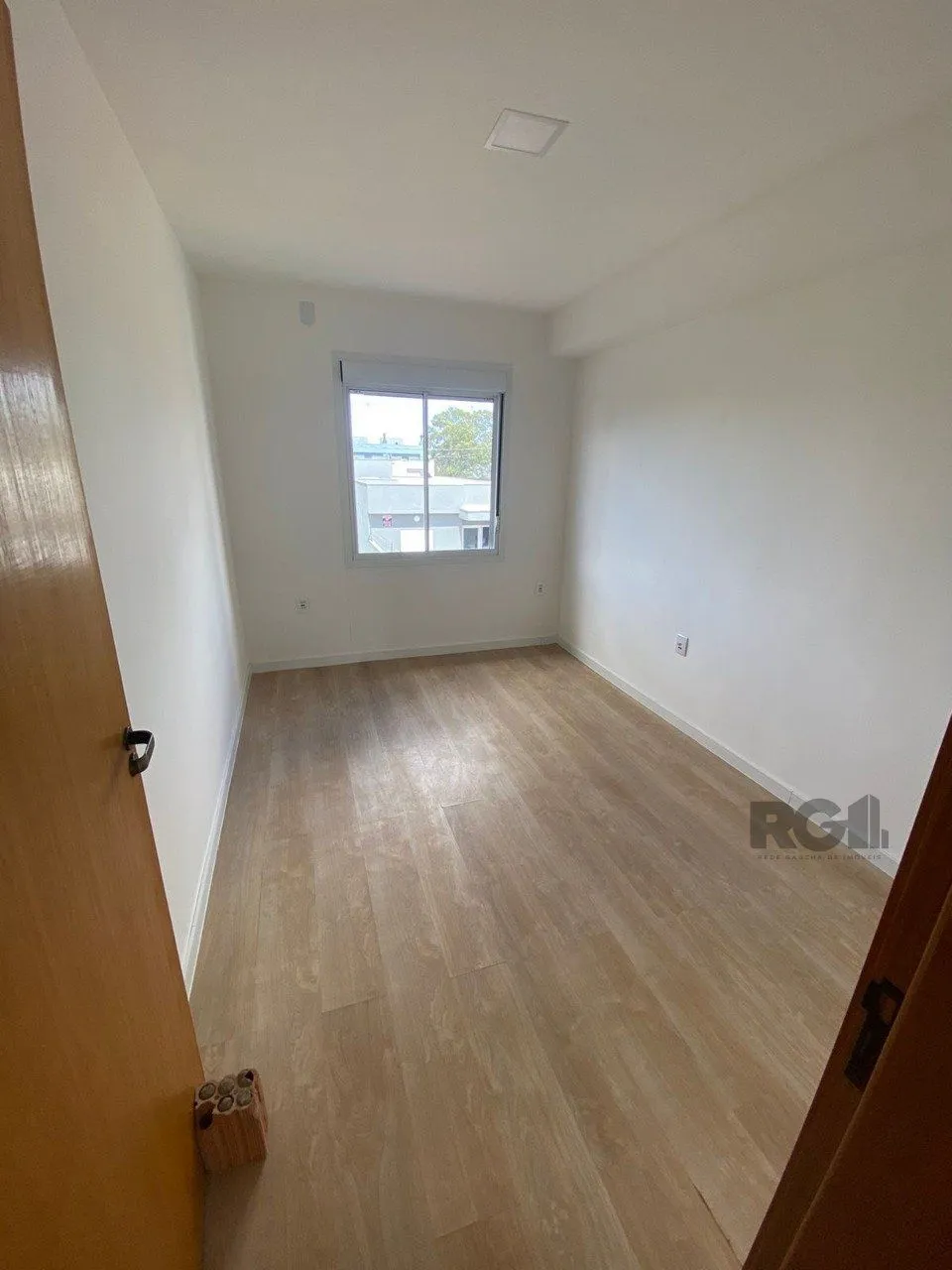 Imagem Casa com 03 Dormitórios / Amplo Terraço e Pátio