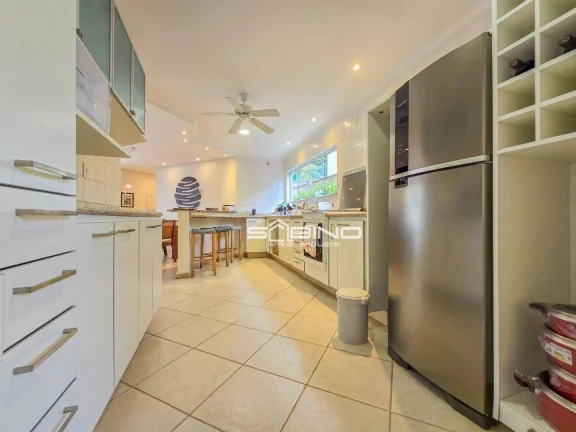 Imagem Belíssima casa à venda, com 5 Dormitórios 3 Suítes 310m2 de área útil - Riviera de São Lourenço - Bertioga S/P