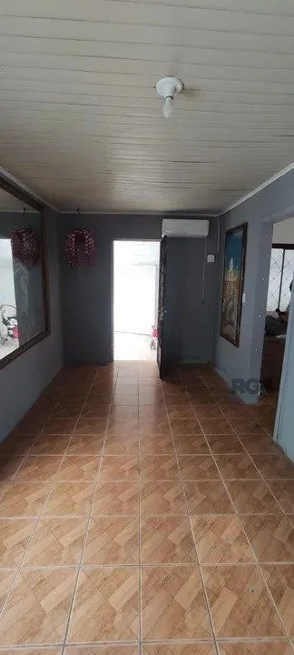 Imagem Casa com 2 quartos, vagas de garagem, piscina, bairro Sarandi, Porto Alegre/RS