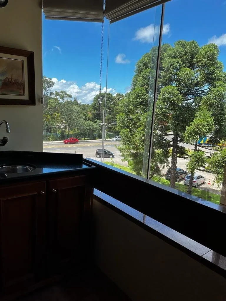Imagem Cobertura duplex com 2 suítes e uma vaga para Comprar em Gramado.