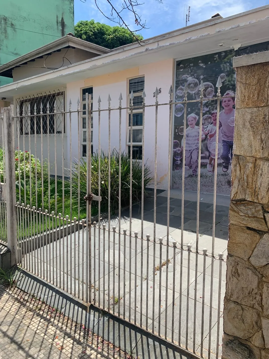 Imagem Amplo Imóvel Comercial à Venda e Locação no São Benedito - Ideal para Consultórios, Escritórios e Mais!