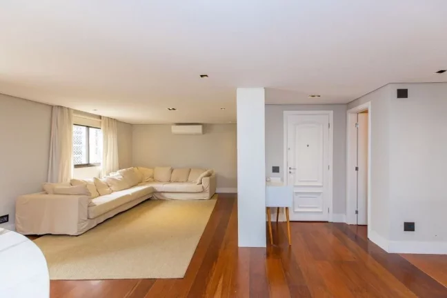 Imagem Apartamento à Venda Em Moema Com 4 Dormitórios Sendo 1 Suíte e 3 Vagas - 1 Por Andar