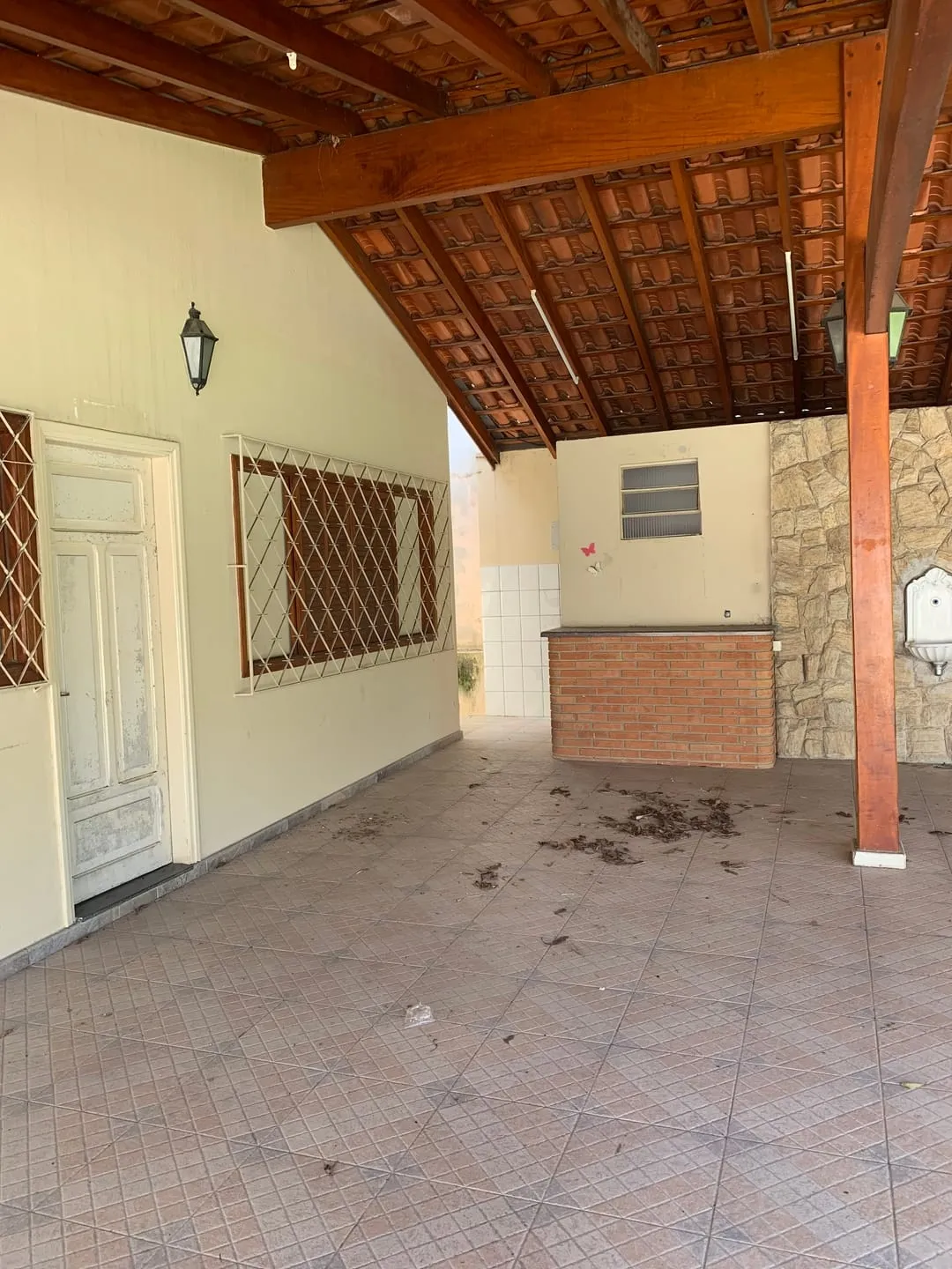 Imagem Amplo Imóvel Comercial à Venda e Locação no São Benedito - Ideal para Consultórios, Escritórios e Mais!