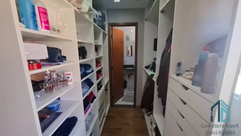 Imagem Sobrado em condomínio, Semi mobiliado 03 quartos c/suíte, closet, no Uberaba em Curitiba PR