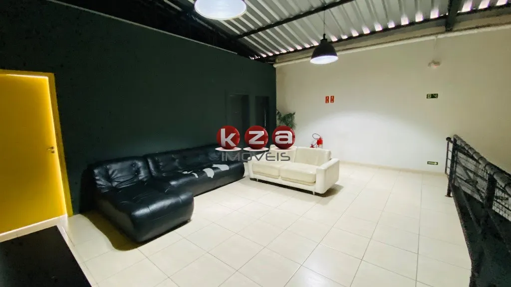 Imagem Barracão Comercial para Locação em Valinhos-SP, Parque dos Cocais: 2 Salas, 3 Banheiros, 2 Vagas e 300m². Venha conferir!