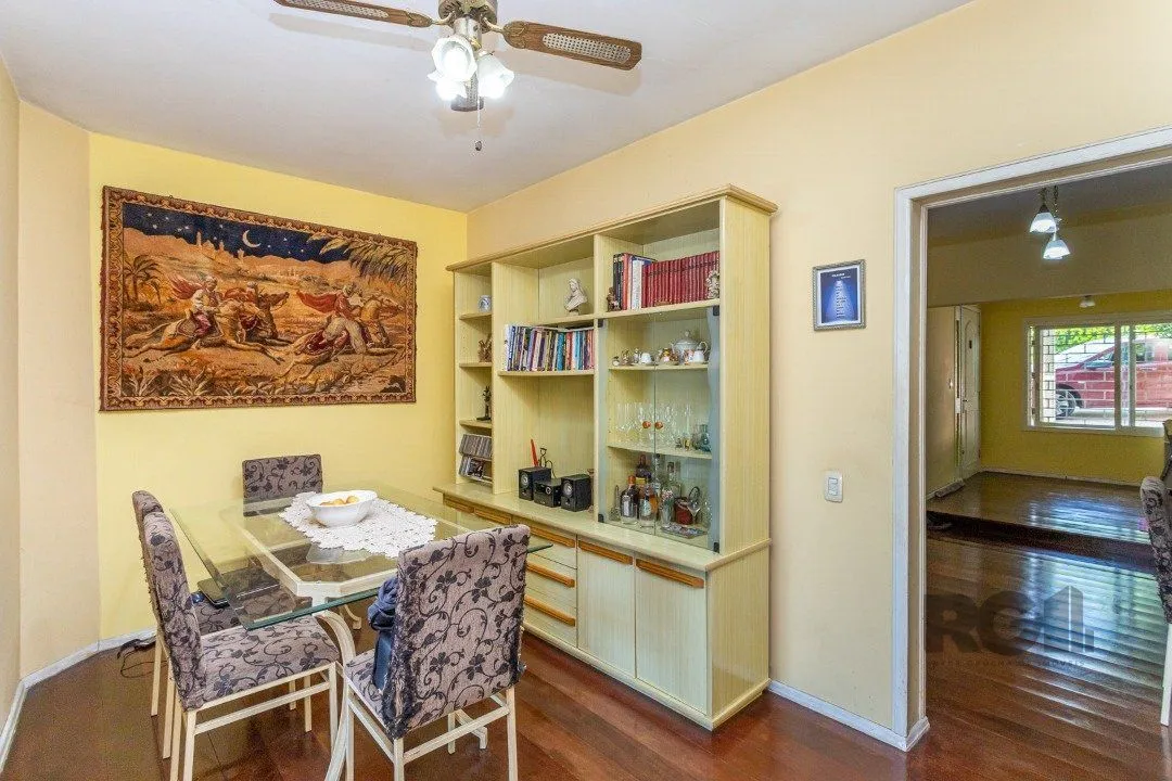 Imagem Casa com 3 Quartos à Venda, 293 m² por R$ 650.000