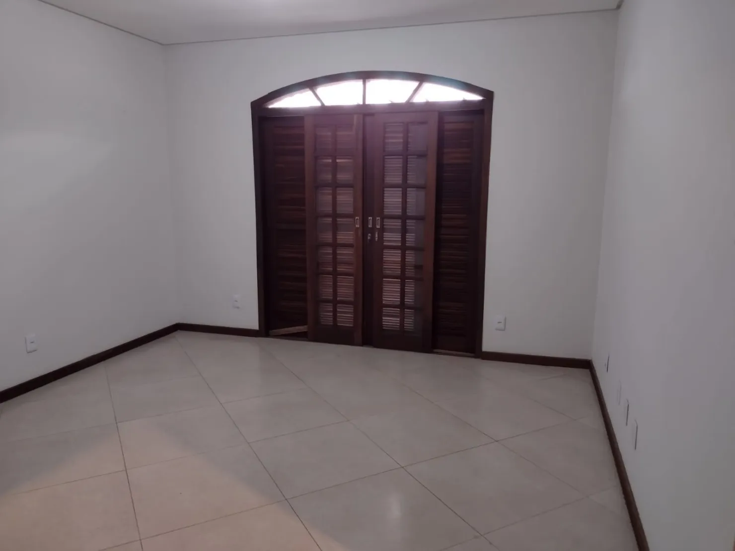 Imagem Casa à venda 3 Quartos, 3 Suites, 4 Vagas, 600M², Jardim Residencial Doutor Lessa, Pindamonhangaba - SP