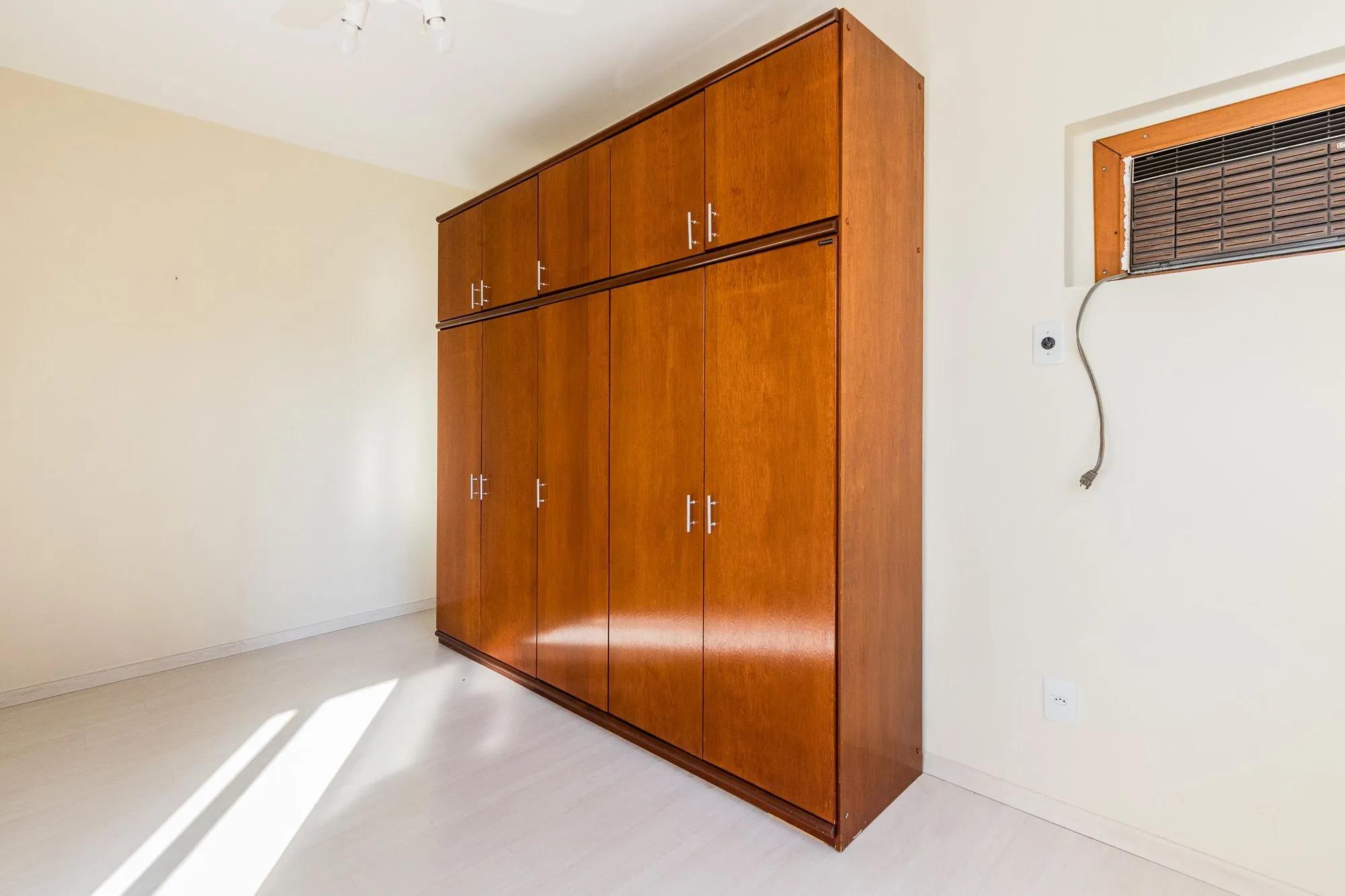 Imagem Oportunidade única: Apartamento com dois dormitórios e vaga de garagem à venda no coração do Bairro Higienópolis!