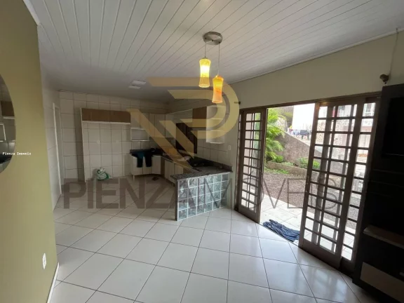 Imagem Casa para Venda em Concórdia, Industriários, 2 dormitórios, 1 suíte, 2 banheiros