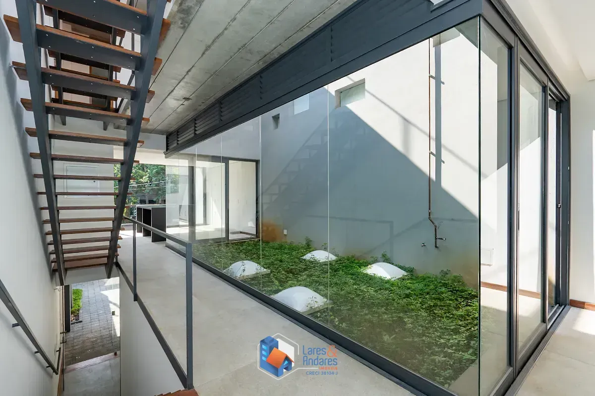 Imagem Casa para venda em Vila Madalena com 3 quartos, sendo 3 suítes, 278m²