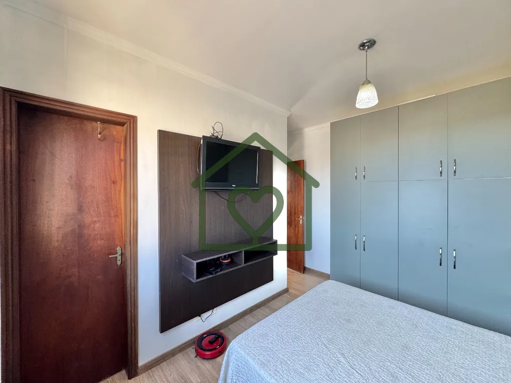 Imagem Apartamento no bairro São Sebastião, 2 quartos um deles suíte, espaçoso, sacada com churrasqueir...