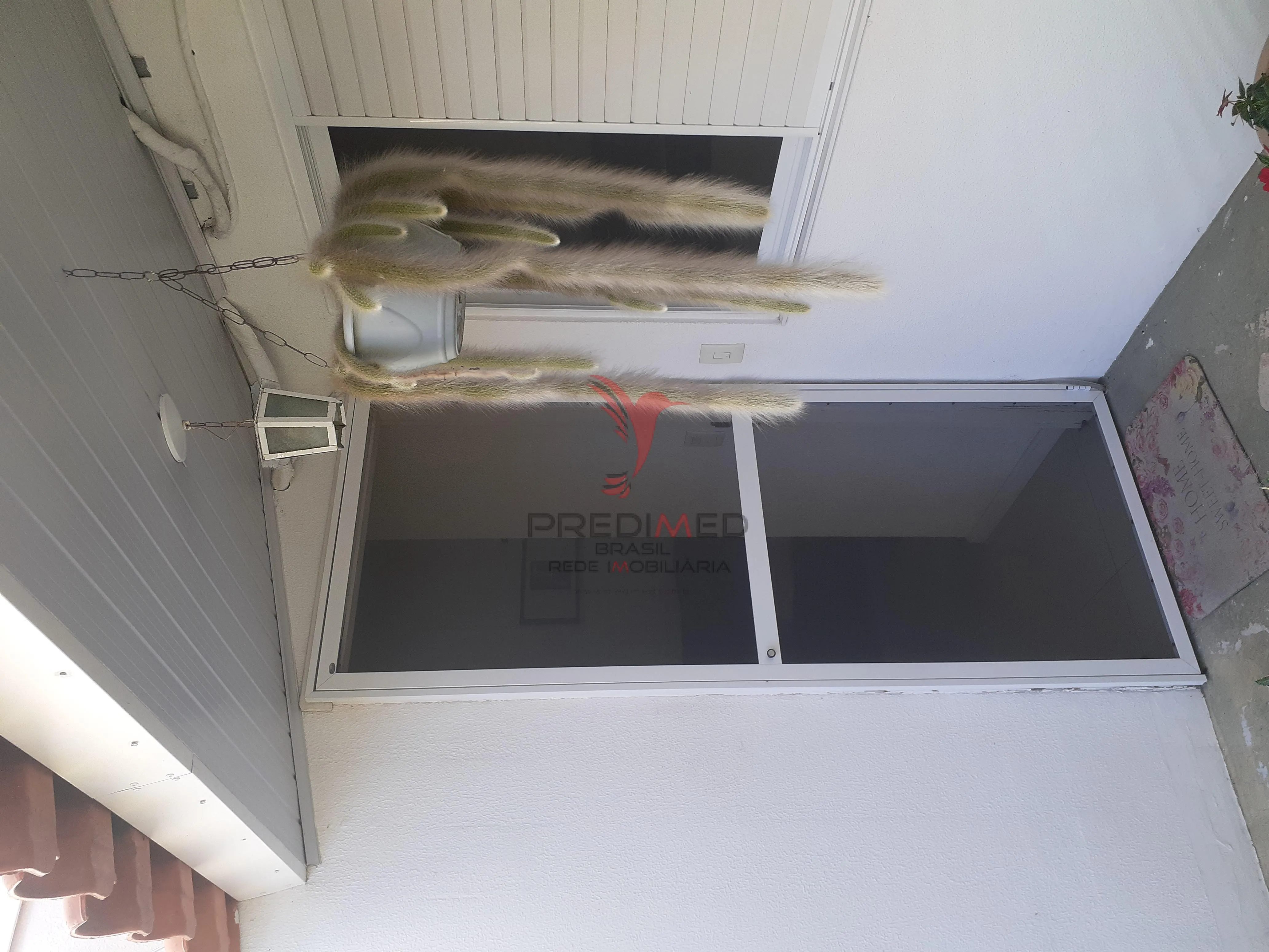 Imagem CASA NO MORADAS CLUB, IMPECÁVEL, ACABAMENTO EM ALTO PADRÃO, VALE A PENA CONHECER