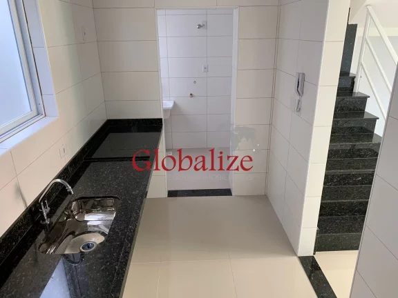 Imagem Casa com 2 súites e 2 vagas à venda no Bairro Campo Grande em Santos por 674.000,00.