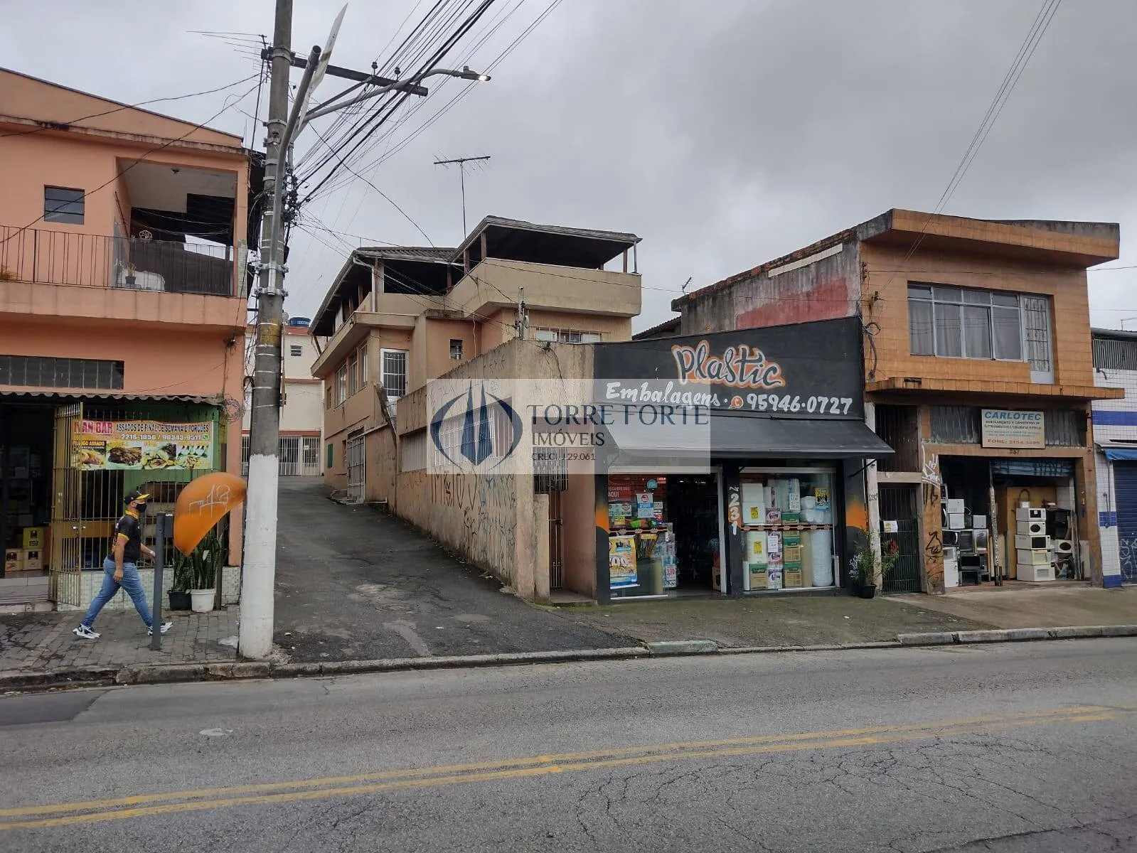 Imagem 4 casas e um salão comercial no Jardim Colorado