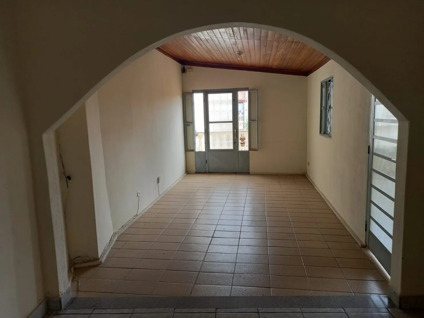 Imagem Casa à venda 7 Quartos, 4 Suites, 3 Vagas, 490M², Jardim Russi, Taubaté - SP
