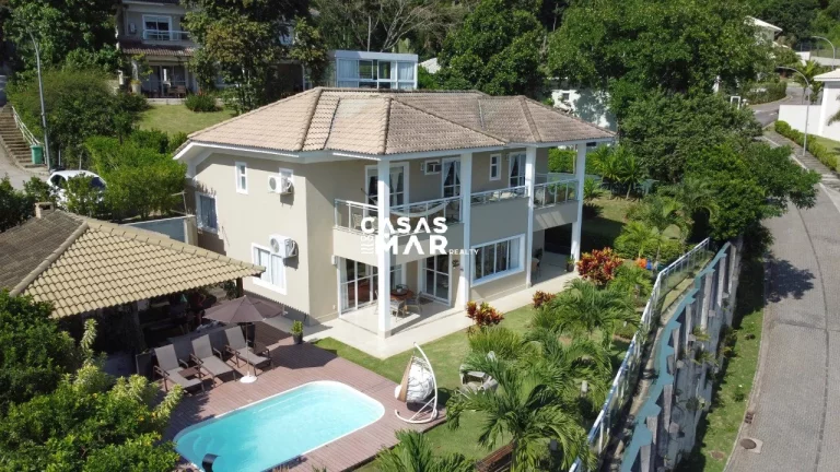 Imagem Casa de Luxo em Condomínio no Recreio dos Bandeirantes - 5 quartos, 5 suítes, 4 salas, 6 banheiros, 5 vagas de garagem - Rio de Janeiro-RJ.