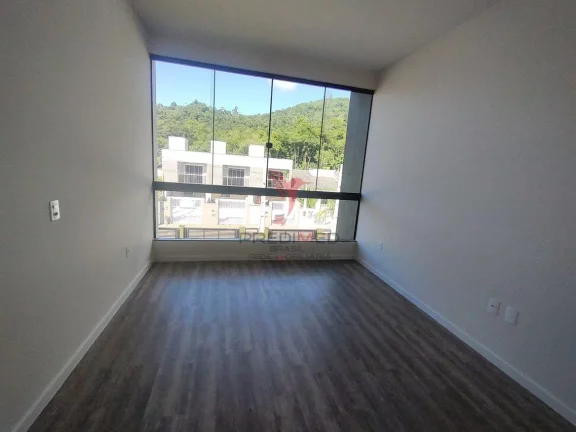 Imagem Casa geminada com Duas Suítes