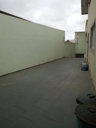 Imagem Sobrado com 235 metros de Construção 3 Dormitórios 2 Vagas de Garagens